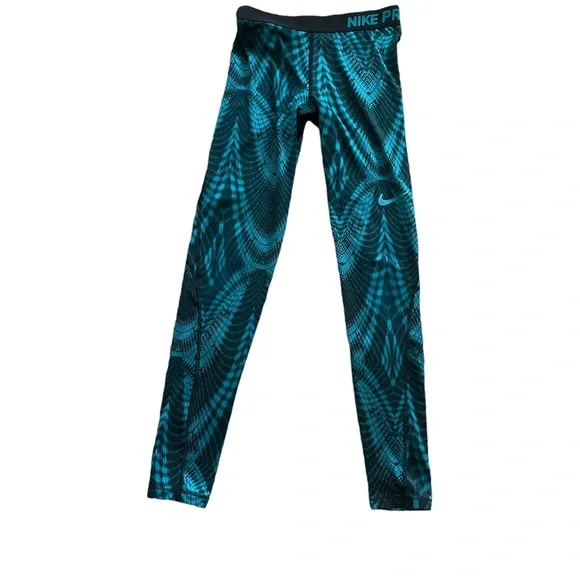 Nike pro size small - Picture 2 of 10